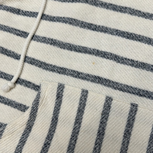 Old Navy Women’s Striped Pullover Hoodie Size Large - Picture 6 of 6